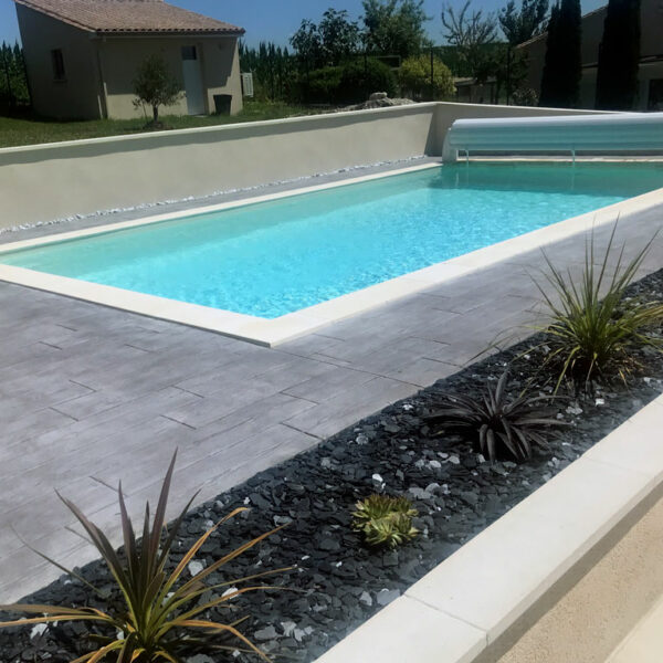 Piscine béton 8x4x1.50